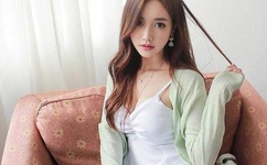 25岁女高中生未增删翻译中文翻译英语樱花